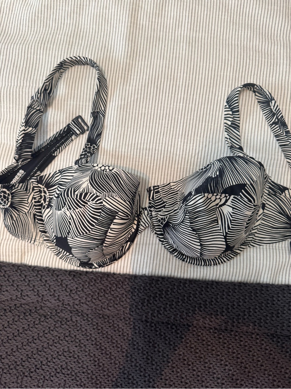 Express Black & White Abstract Underwire Bikini Top
